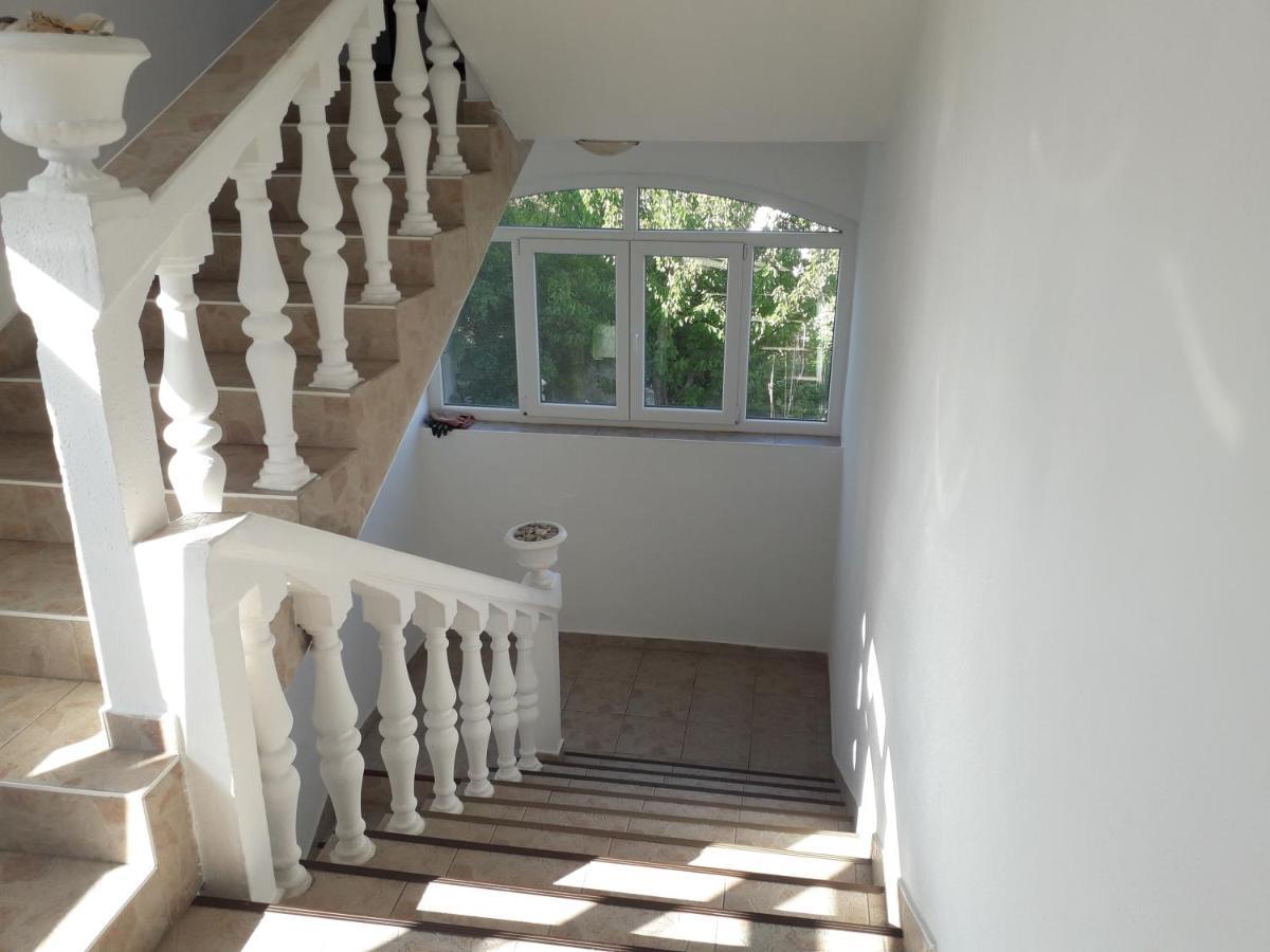 Lovely Meta Apartments Palit Екстериор снимка