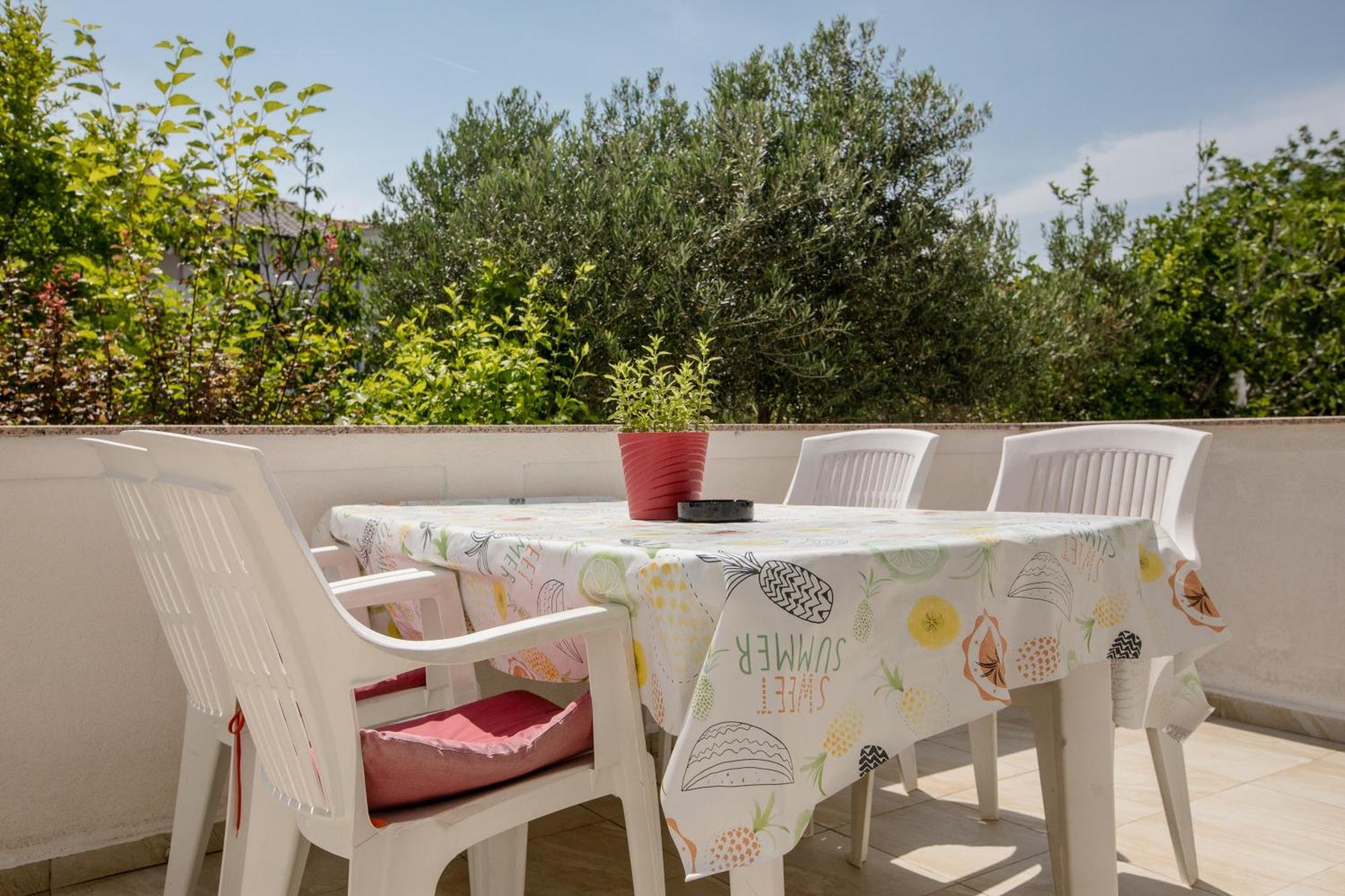 Lovely Meta Apartments Palit Екстериор снимка