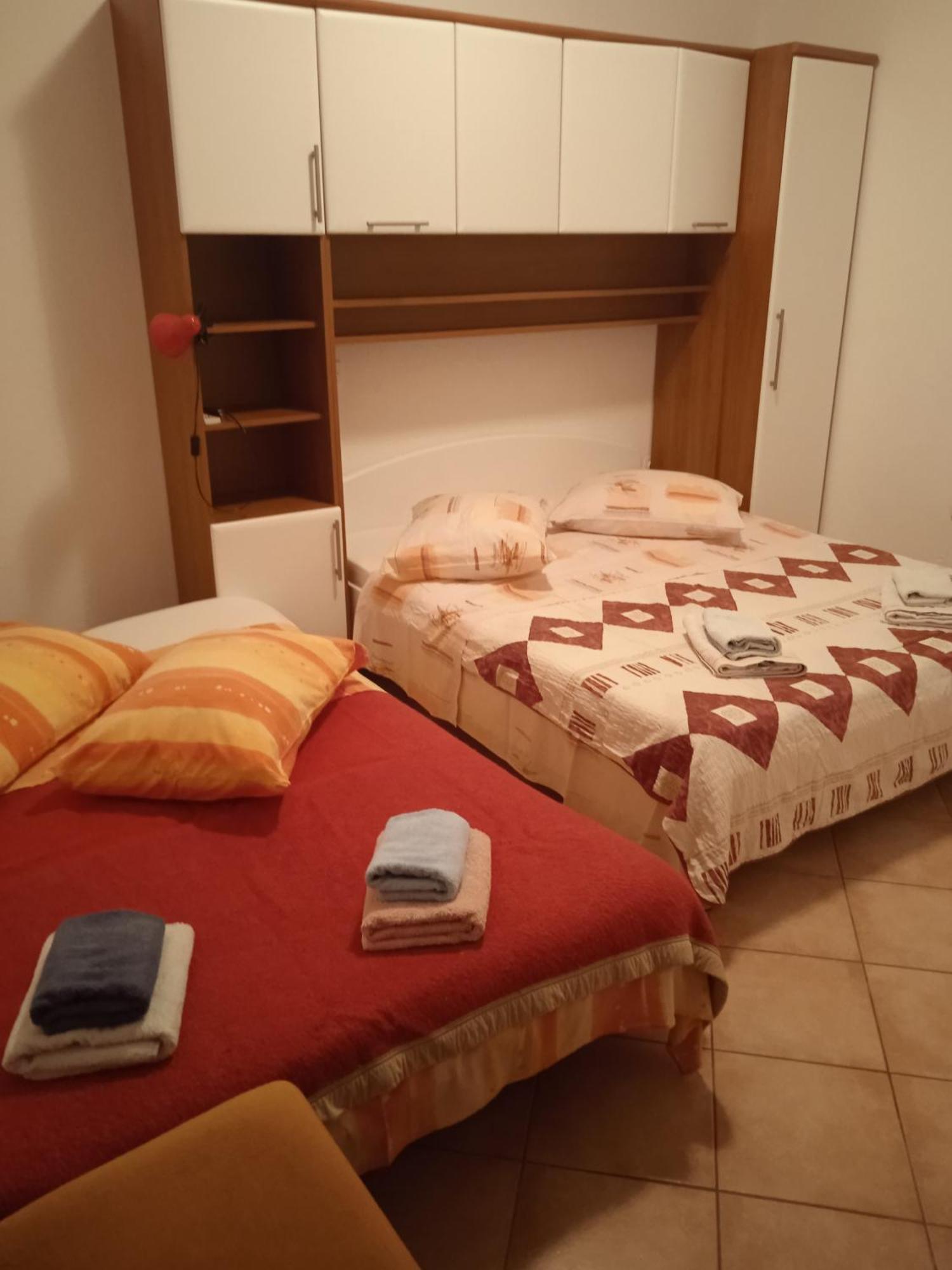 Lovely Meta Apartments Palit Екстериор снимка