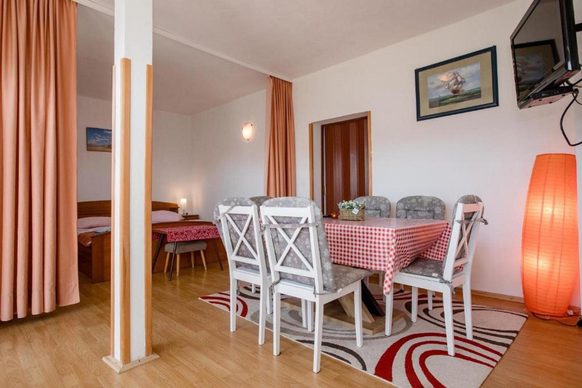 Lovely Meta Apartments Palit Екстериор снимка