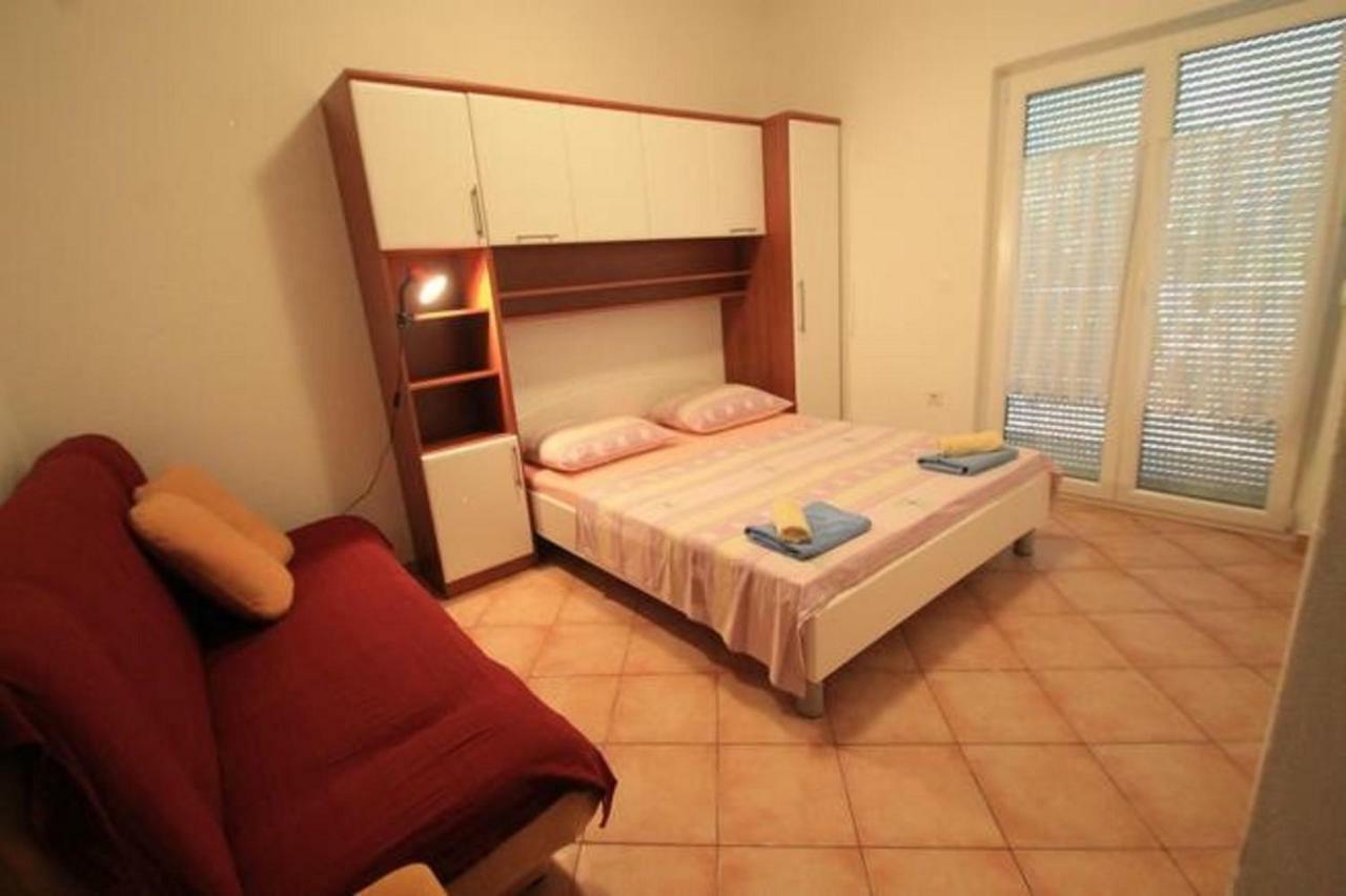 Lovely Meta Apartments Palit Екстериор снимка